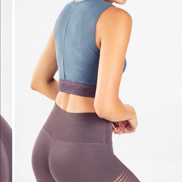 Fabletics front twist cropped workout top - Picture 3 of 9